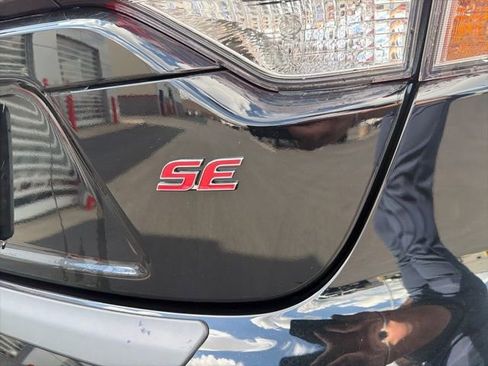 Used 2023 Toyota Corolla SE w/ Carpet Mat Package (TMS) image 9