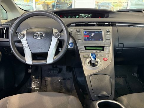Used 2015 Toyota Prius Two image 29