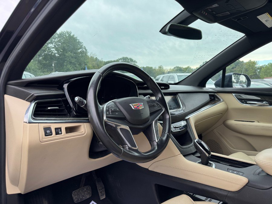 Used 2018 Cadillac XT5 AWD image 14