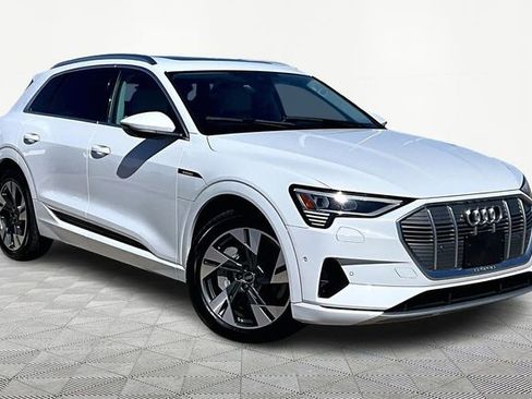 Used 2022 Audi e-tron Premium Plus w/ Premium Plus Package image 9