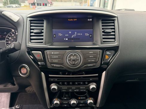 Used 2019 Nissan Pathfinder SV image 23