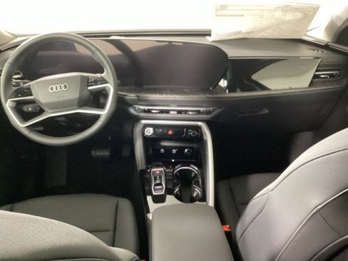 New 2025 Audi Q5 Premium image 11