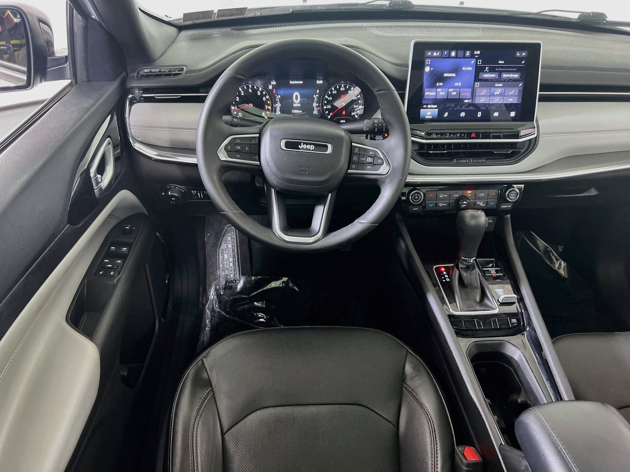 Used 2023 Jeep Compass Limited w/ Sun and Sound Group AWD/4WD image 23