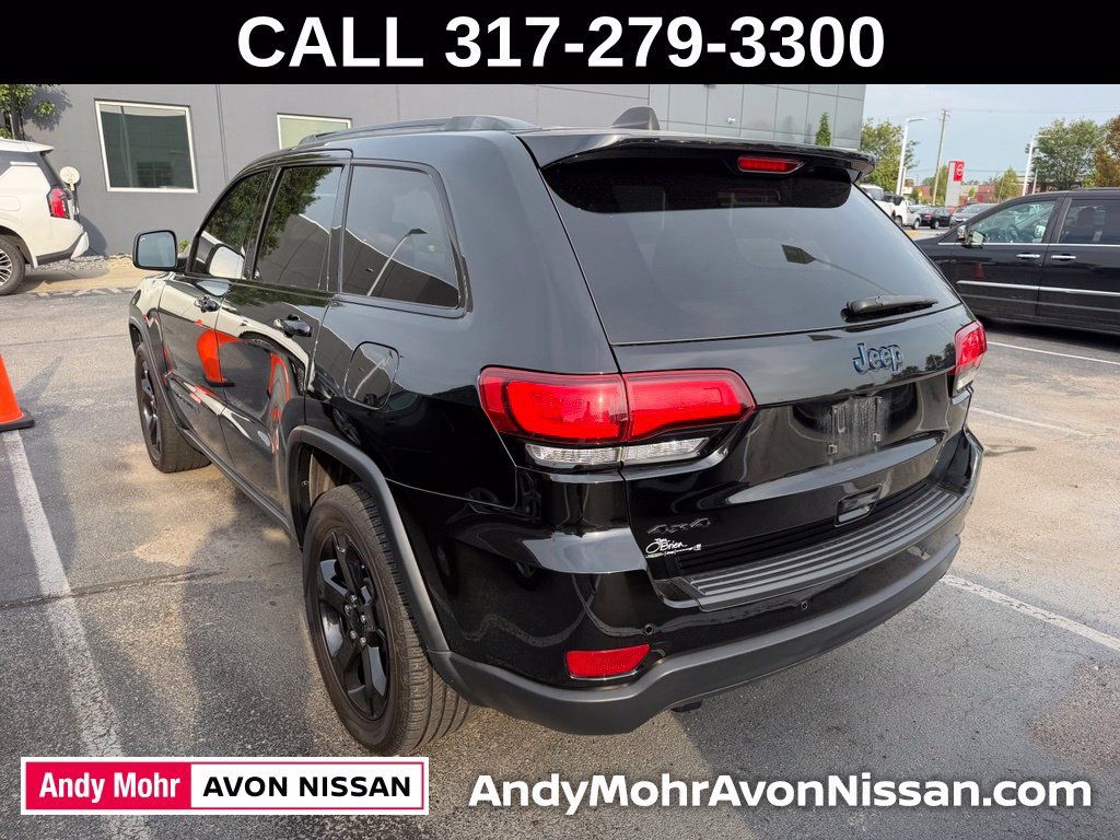 Used 2019 Jeep Grand Cherokee Laredo AWD/4WD image 4