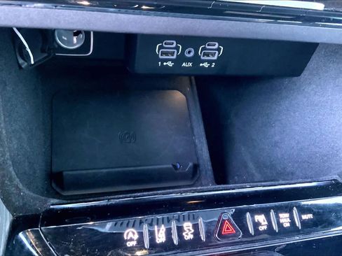 Used 2022 Jeep Wagoneer Series III AWD/4WD image 35