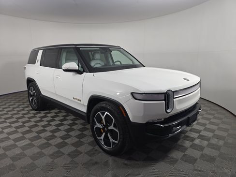 Used 2023 Rivian R1S Adventure AWD/4WD image 7