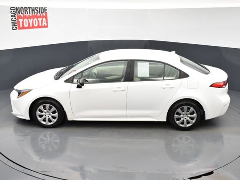 Used 2021 Toyota Corolla LE w/ Carpet Mat Package (TMS) image 17