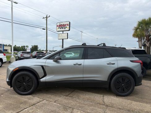 Used 2026 Chevrolet Blazer EV LT w/ Super Cruise Package FWD image 3
