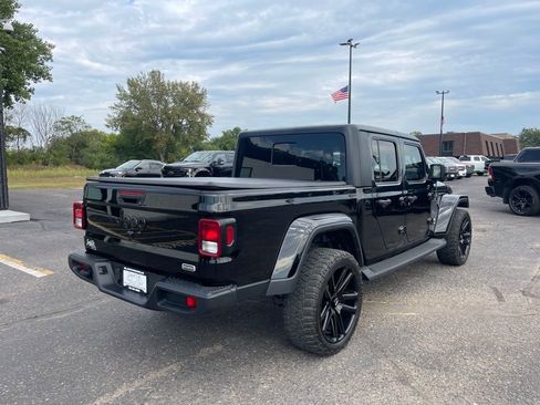Used 2021 Jeep Gladiator Overland w/ Cold Weather Group AWD/4WD image 5