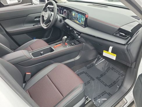 New 2026 Nissan Kicks SR w/ Illumination Package FWD image 11
