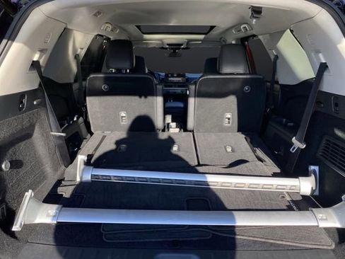 Used 2022 Nissan Pathfinder SL w/ SL Premium Package image 16