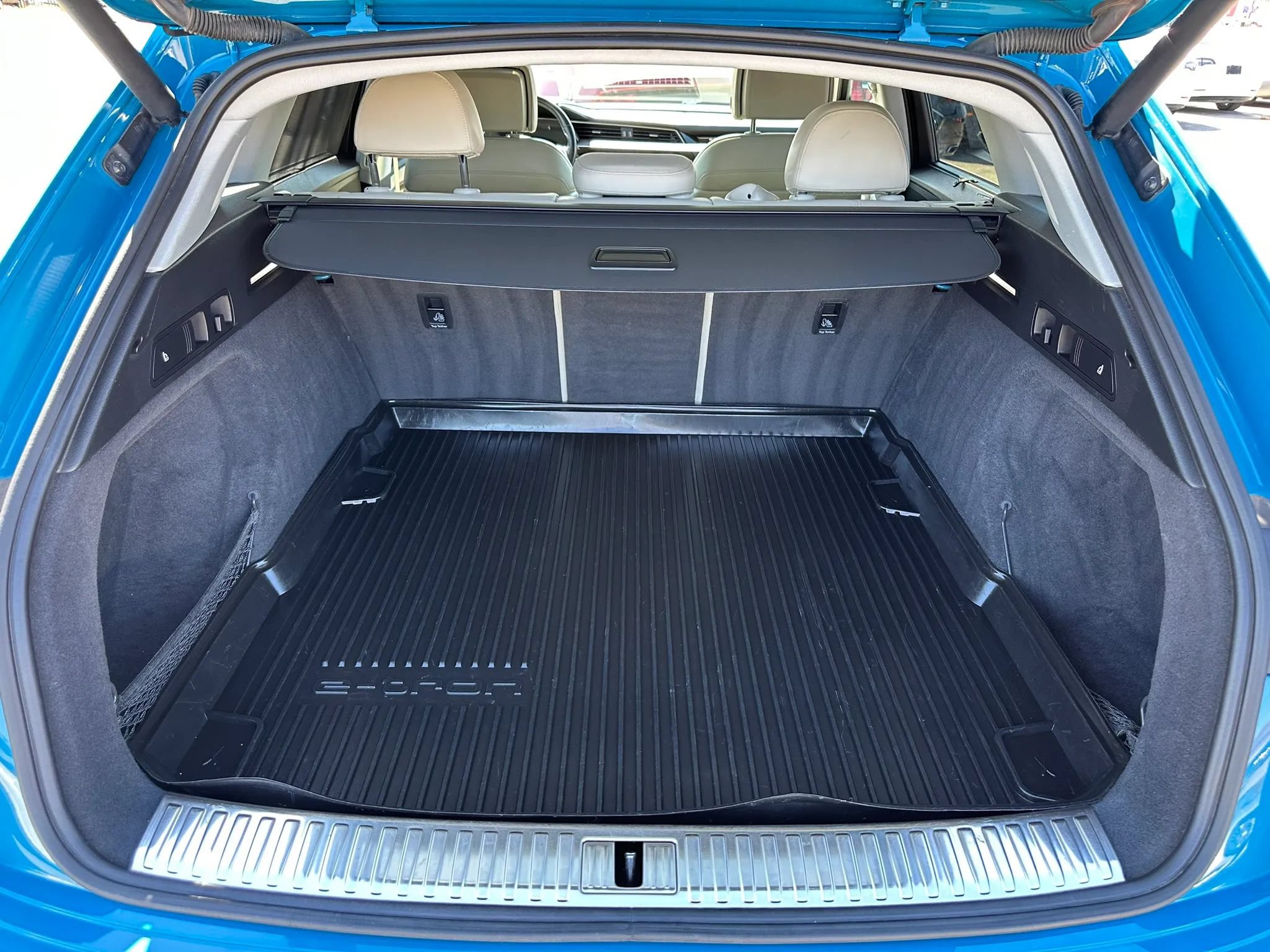 Used 2019 Audi e-tron Prestige AWD/4WD image 18
