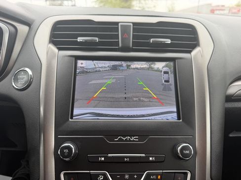 Used 2019 Ford Fusion SE FWD image 34