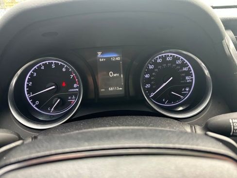 Used 2020 Toyota Camry SE image 18