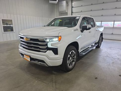 Used 2024 Chevrolet Silverado 1500 High Country w/ Technology Package AWD/4WD image 4