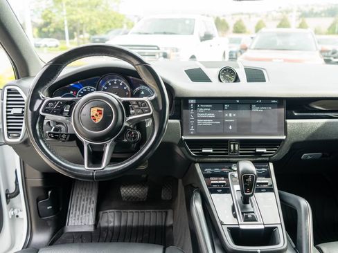 Used 2019 Porsche Cayenne E-Hybrid AWD/4WD image 16