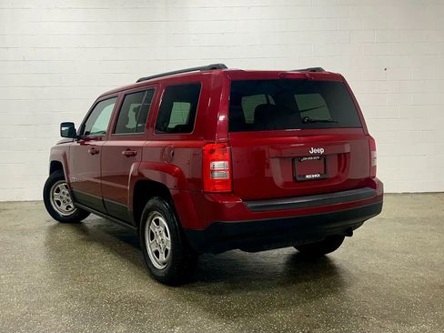 Used 2014 Jeep Patriot Sport w/ Power Value Group image 3