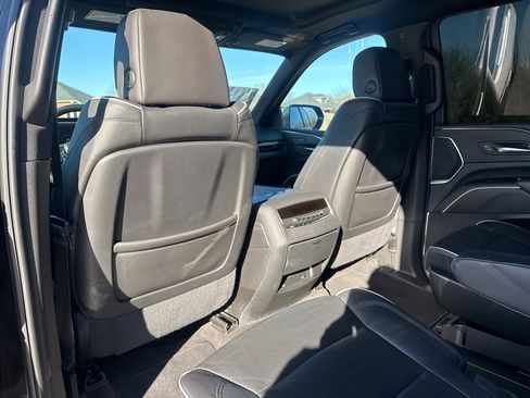 Used 2023 Cadillac Escalade ESV Premium Luxury image 42