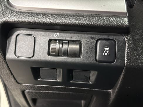 Used 2014 Subaru Crosstrek 2.0i Limited w/ Popular Package #2 image 17