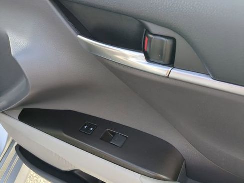 Used 2022 Toyota Camry LE FWD image 33
