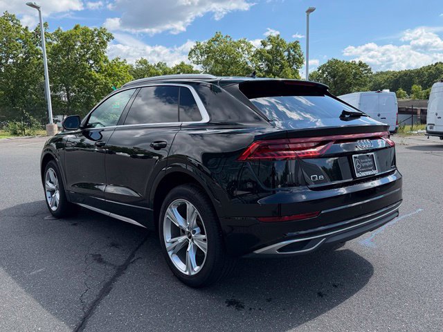 Used 2023 Audi Q8 Premium AWD/4WD image 5