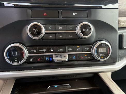 Used 2023 Ford Expedition Limited AWD/4WD image 20