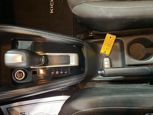 Certified 2020 Nissan Kicks SV image 16