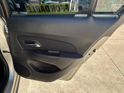 Used 2015 Chevrolet Cruze LT FWD image 15