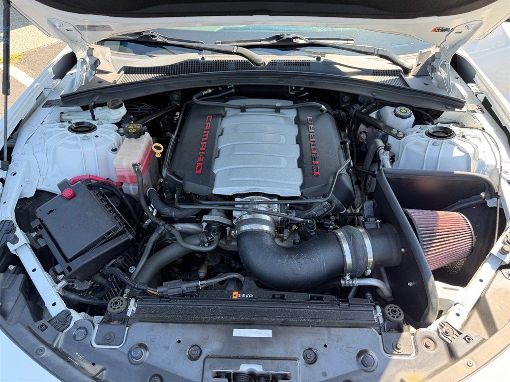 Used 2020 Chevrolet Camaro SS RWD image 27