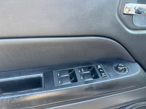 Used 2016 Jeep Patriot High Altitude FWD image 11
