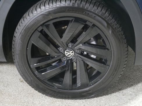 Used 2023 Volkswagen Atlas Cross Sport SE AWD/4WD image 14