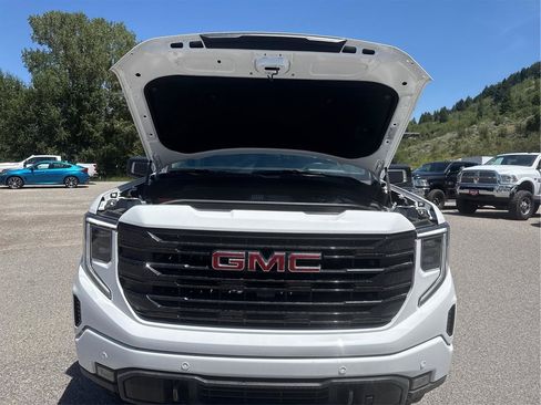 Used 2025 GMC Sierra 1500 Elevation w/ Elevation Premium Package AWD/4WD image 11