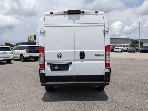 Used 2024 RAM ProMaster 2500 w/ Convenience Group FWD image 5