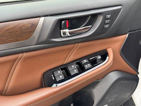 Used 2018 Subaru Outback 2.5i Touring image 14