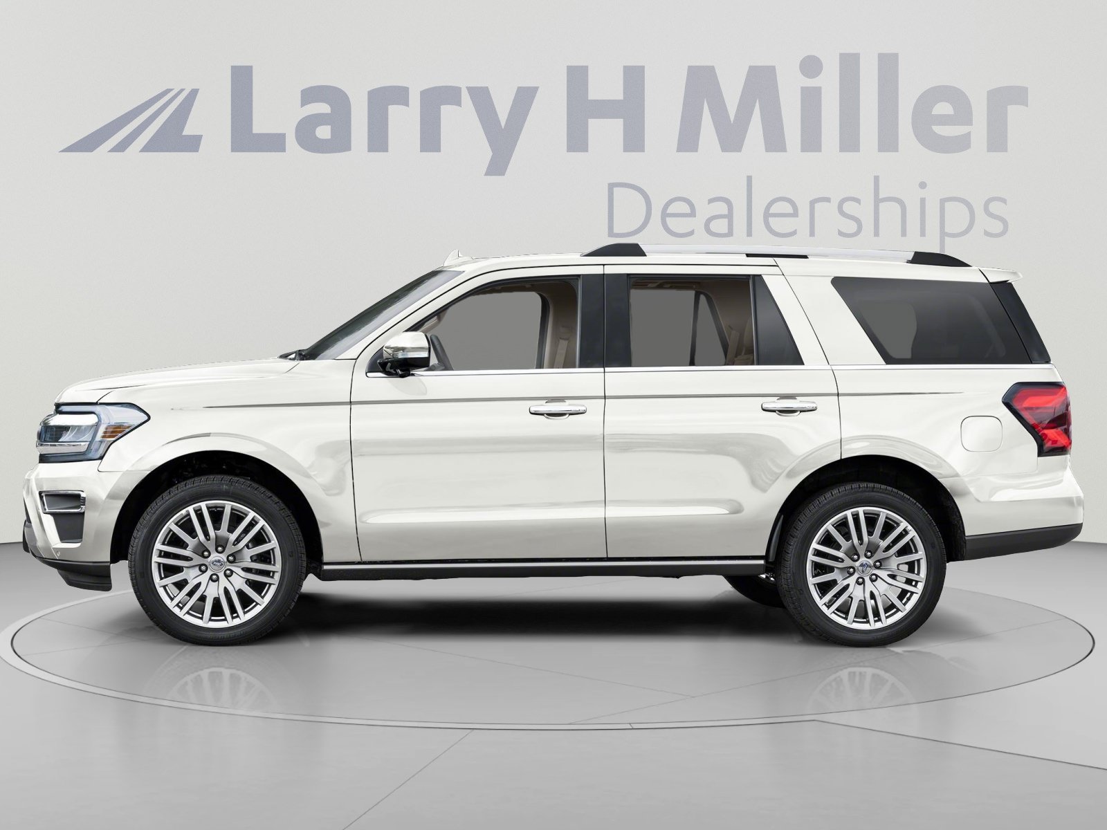 Used 2024 Ford Expedition Limited RWD image 3