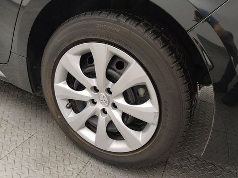 Used 2022 Toyota Corolla LE image 31