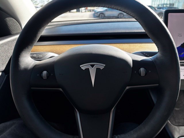 Used 2021 Tesla Model Y Long Range AWD/4WD image 17