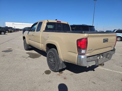 Used 2019 Toyota Tacoma SR5 image 5