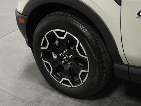 New 2025 Ford Bronco Sport Outer Banks w/ Outer Banks Tech Package+ image 10