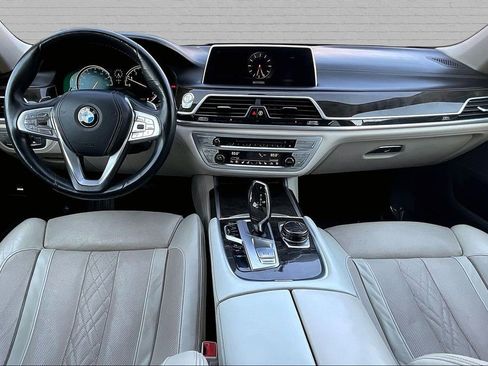 Used 2017 BMW 740i RWD image 7