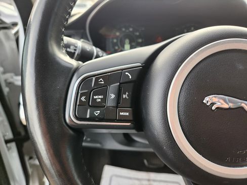 Used 2018 Jaguar E-PACE SE image 21