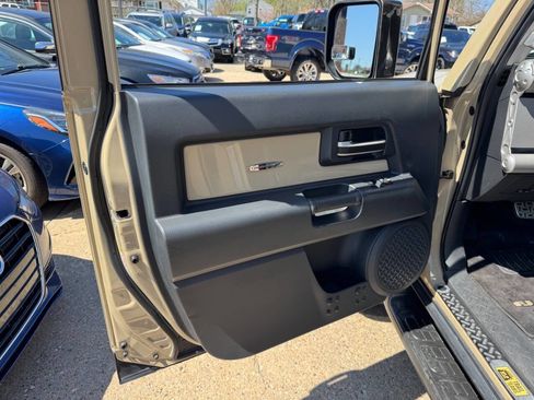 Used 2012 Toyota FJ Cruiser 4WD w/ Upgrade Pkg image 9