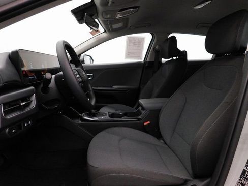 Used 2025 Kia K4 LXS image 26