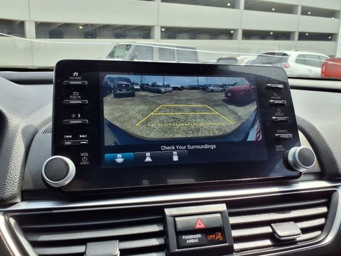Used 2021 Honda Accord Sport image 6