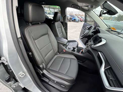 Used 2021 GMC Terrain SLT w/ Elevation Edition image 26