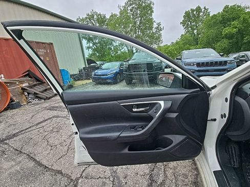 Used 2016 Nissan Altima 2.5 S w/ Power Driver Seat Package FWD image 20