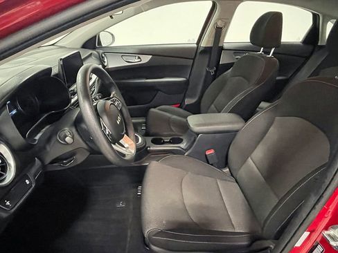 Used 2023 Kia Forte LXS image 3