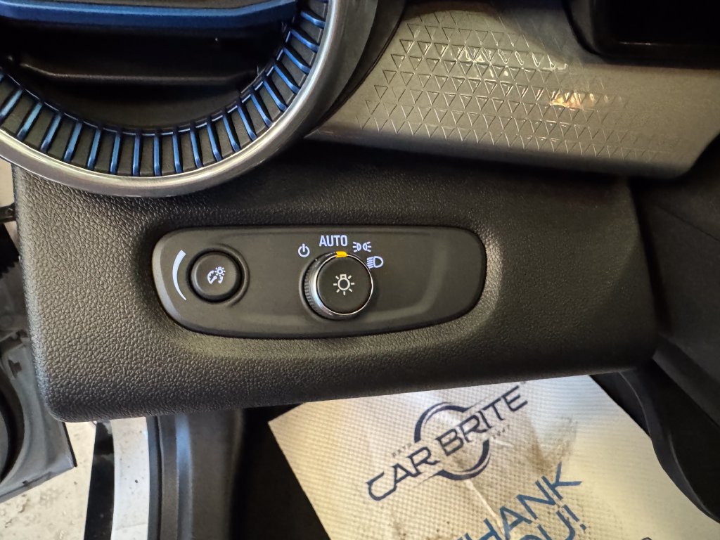 Used 2025 Chevrolet Trax LT w/ Driver Confidence Package FWD image 18