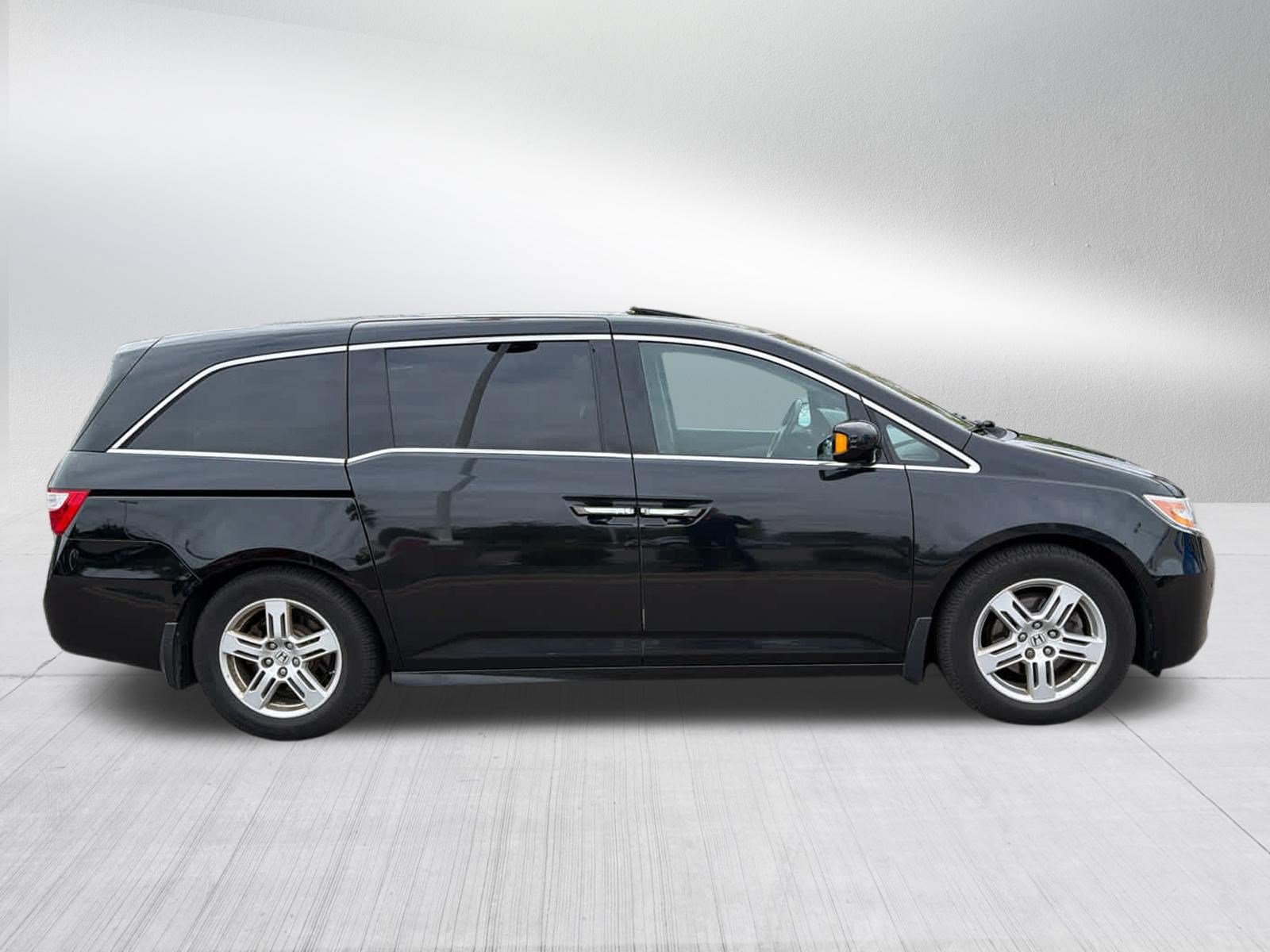 Used 2013 Honda Odyssey Touring image 4