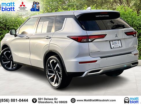Used 2023 Mitsubishi Outlander SE image 13